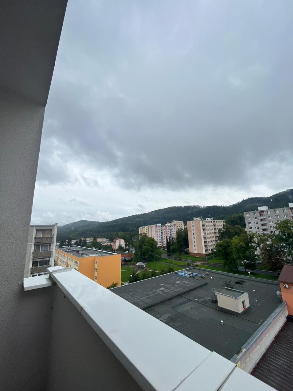 Apartmens Kv Карлові Вари Екстер'єр фото